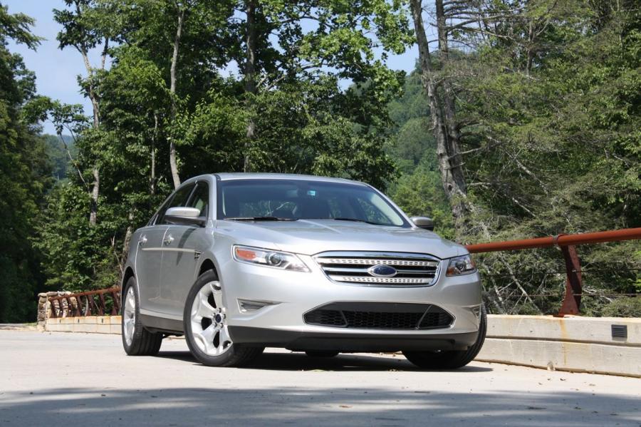  Ford Taurus SHO 2010 года  (фото 78 из 248)